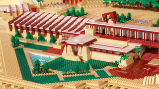 180,000 pieces and 420 hours of work went into the Lego Taliesin West